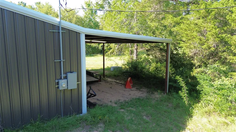 511 County Road 112 Elkhart, TX 75839