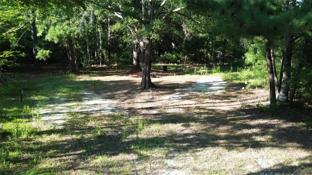511 County Road 112 Elkhart, TX 75839