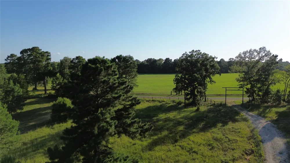 511 County Road 112 Elkhart, TX 75839