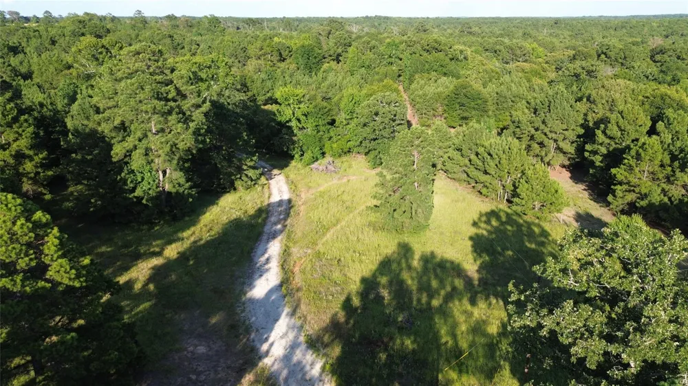 511 County Road 112 Elkhart, TX 75839
