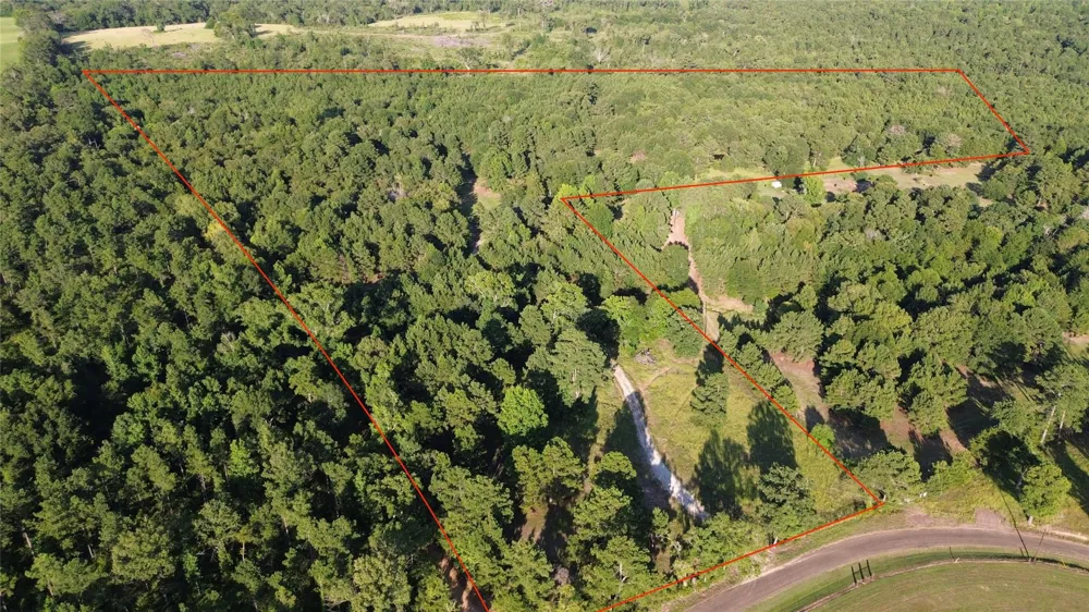 511 County Road 112 Elkhart, TX 75839