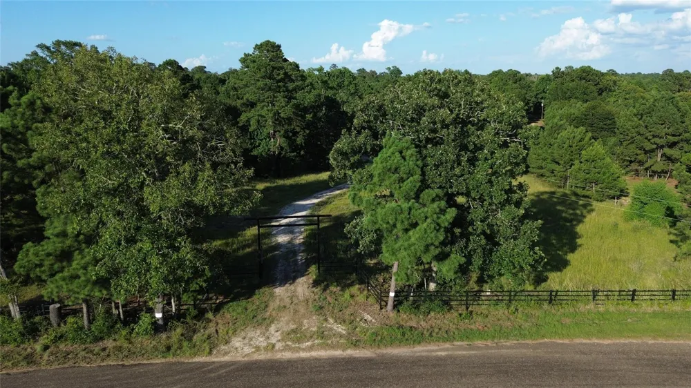 511 County Road 112 Elkhart, TX 75839