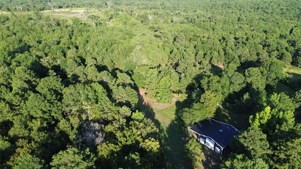 511 County Road 112 Elkhart, TX 75839