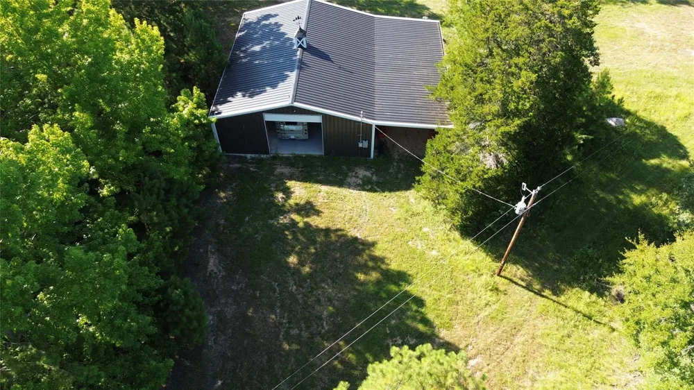 511 County Road 112 Elkhart, TX 75839