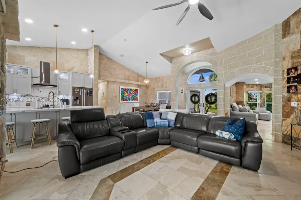 1638 NW 38 TH PL Cape Coral, FL 33993