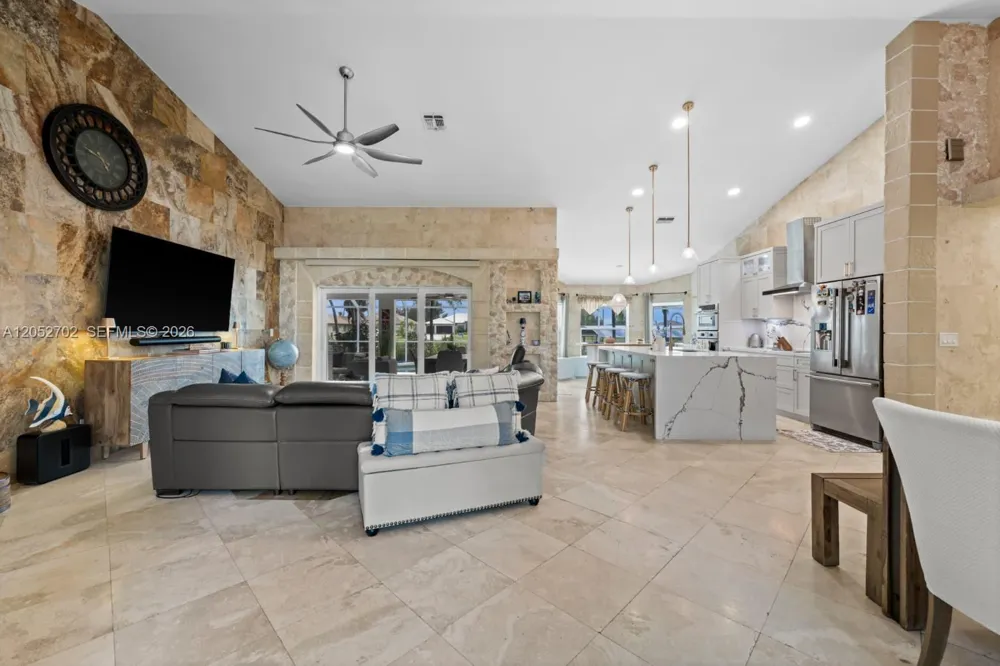 1638 NW 38 TH PL Cape Coral, FL 33993
