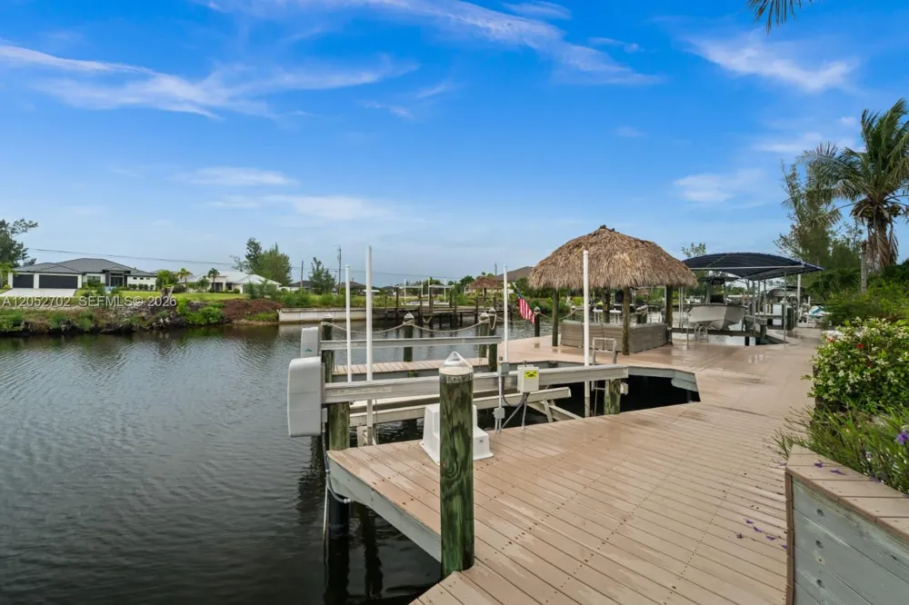 1638 NW 38 TH PL Cape Coral, FL 33993
