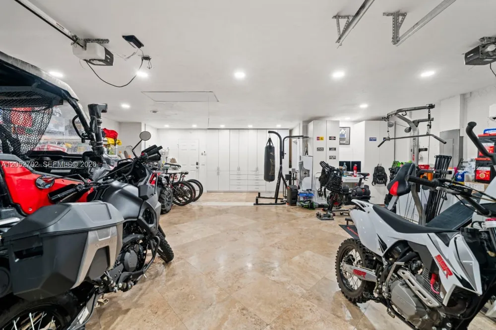 1638 NW 38 TH PL Cape Coral, FL 33993