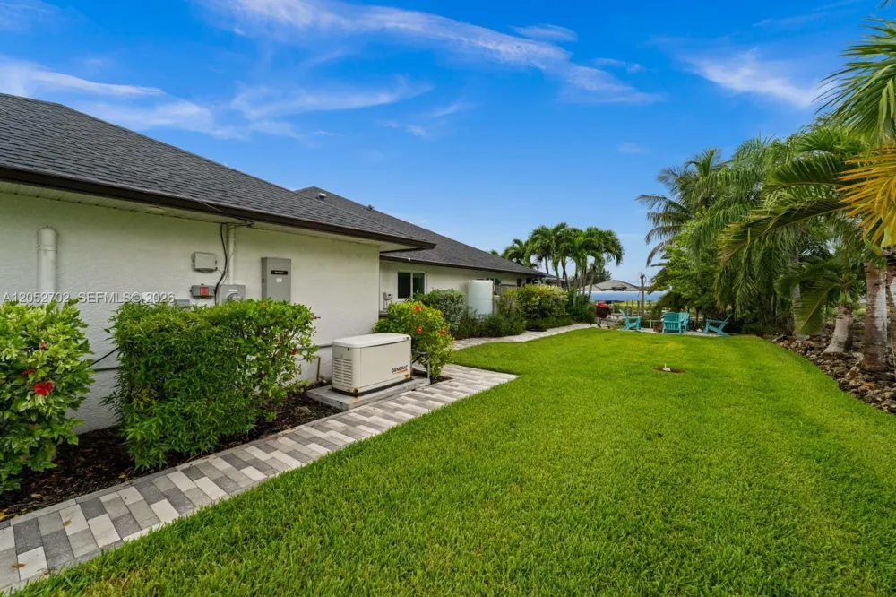 1638 NW 38 TH PL Cape Coral, FL 33993