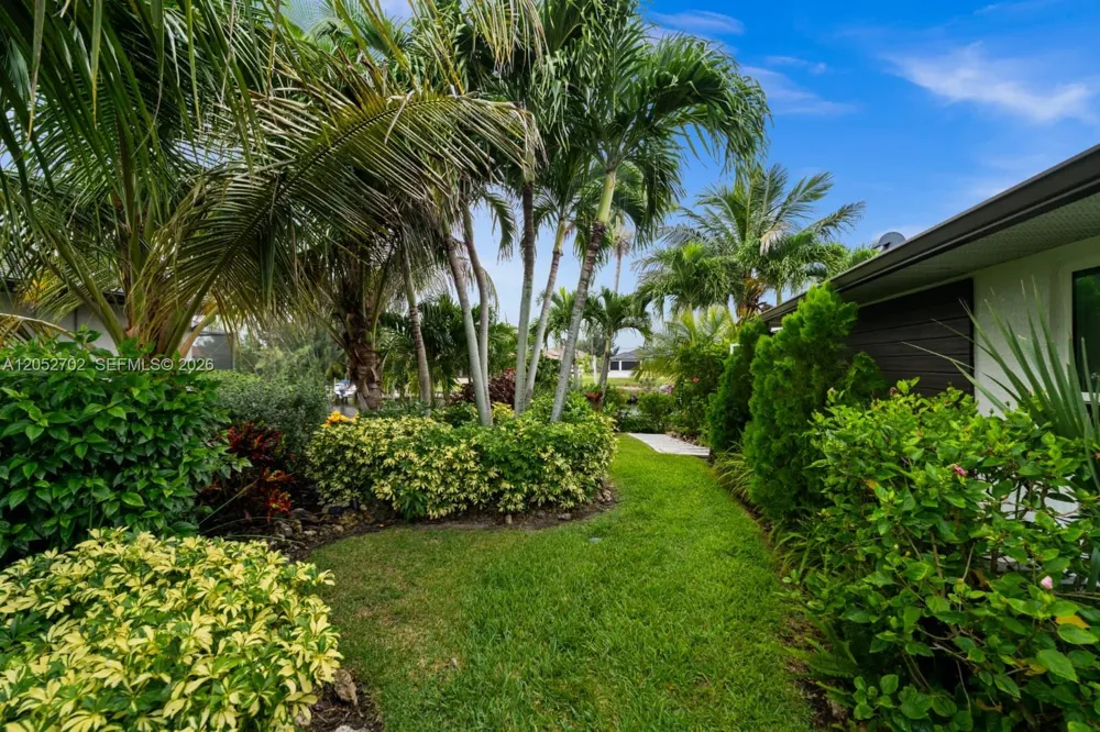 1638 NW 38 TH PL Cape Coral, FL 33993