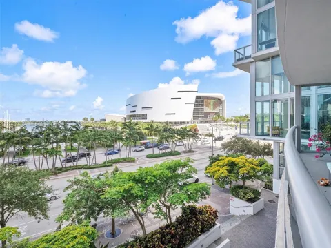 888 Biscayne Blvd #309