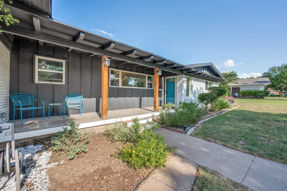 4708 Holiday Lane E North Richland Hills, TX 76180