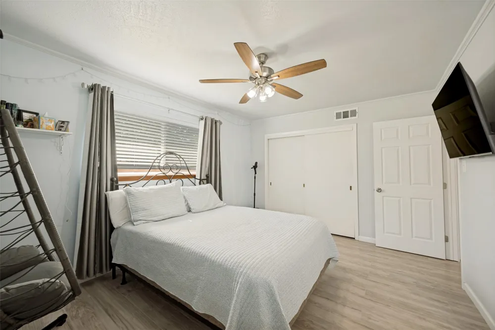 4708 Holiday Lane E North Richland Hills, TX 76180