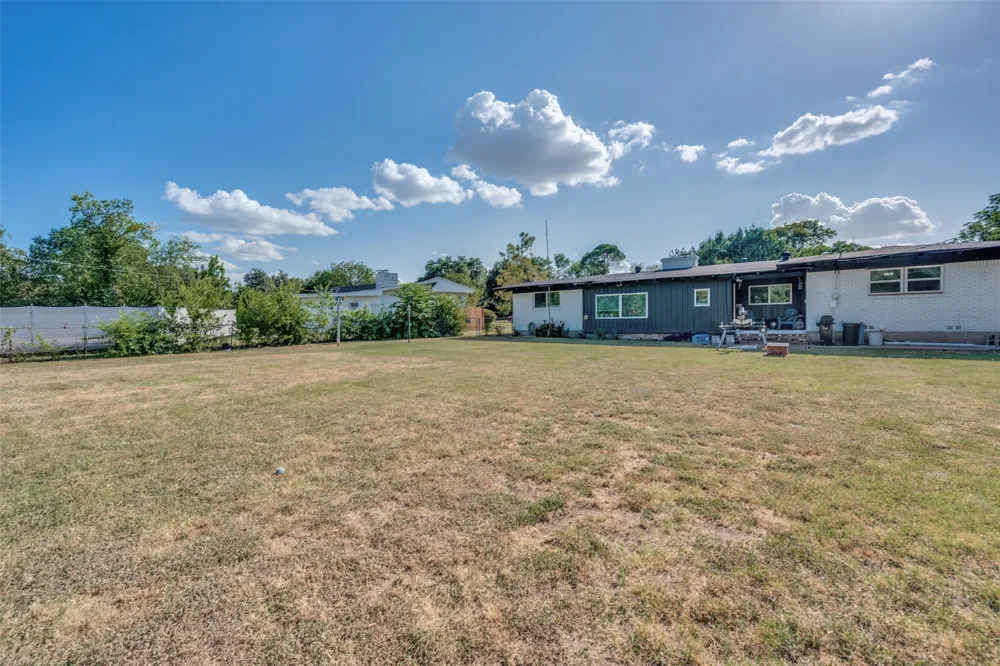 4708 Holiday Lane E North Richland Hills, TX 76180