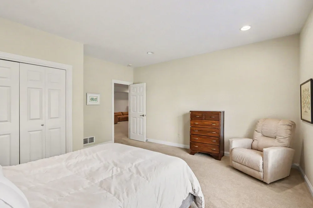 2600 West Port Drive Kalamazoo, MI 49009
