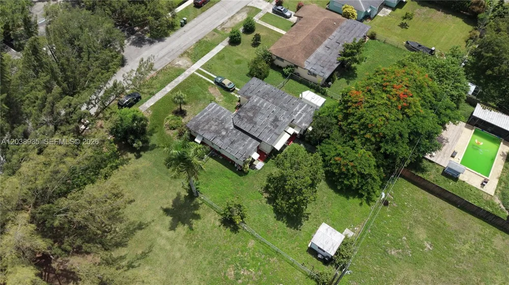 27 NW 18th St Homestead, FL 33030