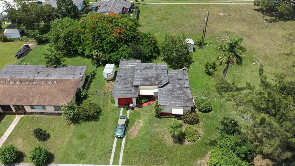 27 NW 18th St Homestead, FL 33030