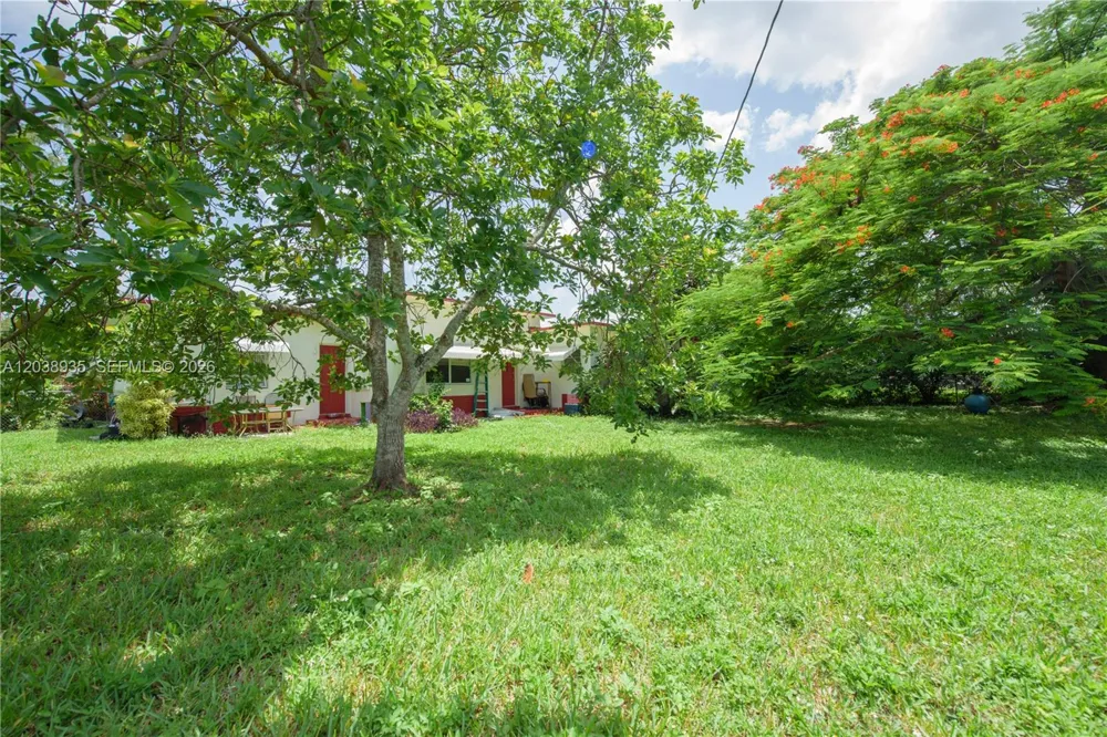 27 NW 18th St Homestead, FL 33030