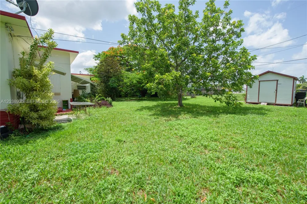 27 NW 18th St Homestead, FL 33030