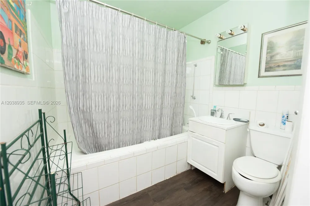 27 NW 18th St Homestead, FL 33030
