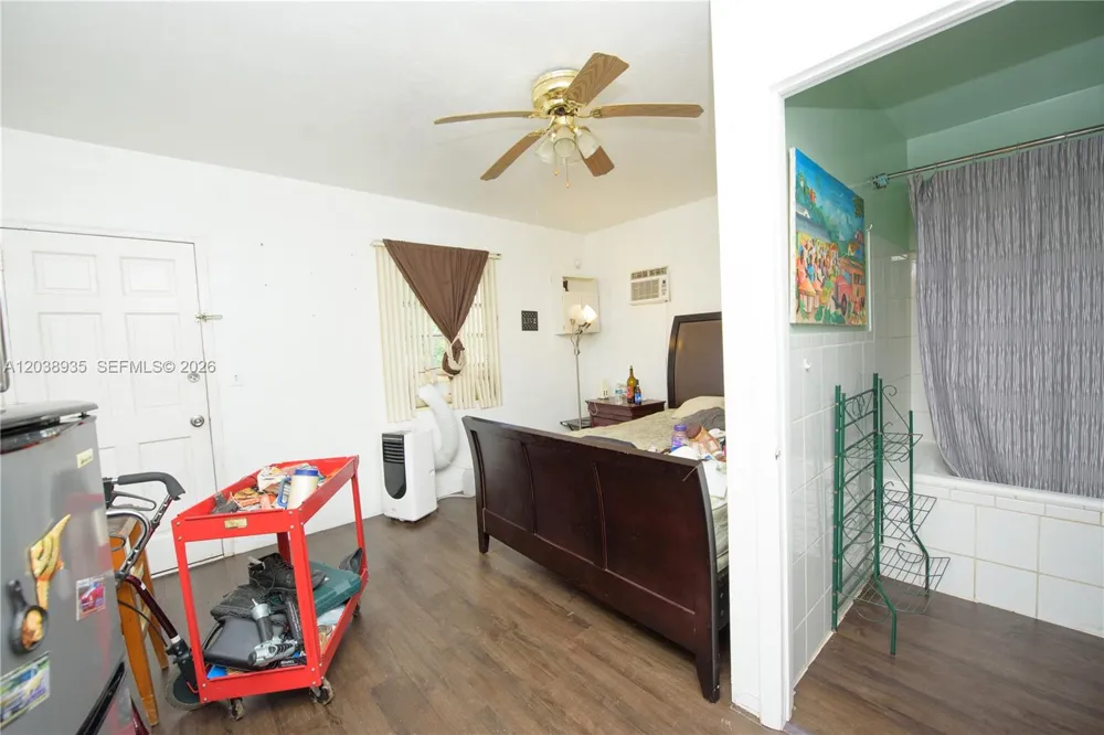 27 NW 18th St Homestead, FL 33030