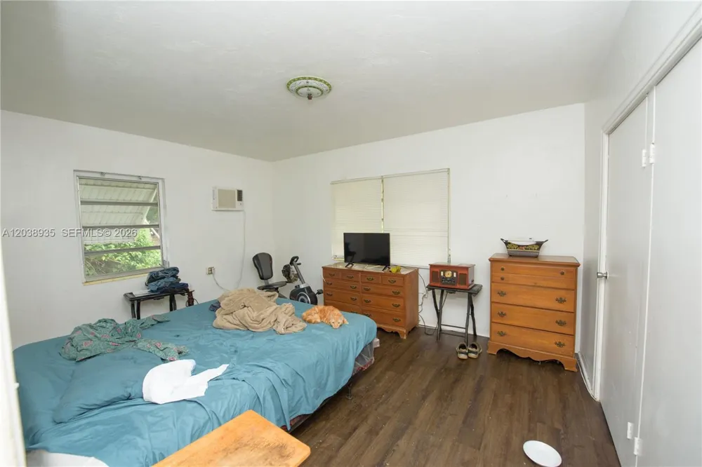 27 NW 18th St Homestead, FL 33030