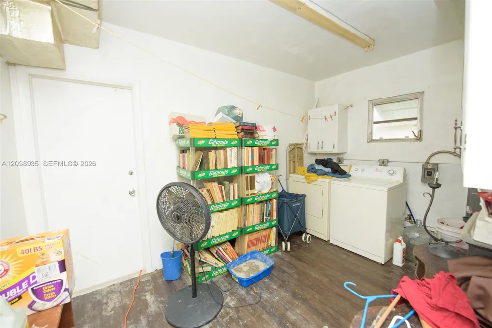 27 NW 18th St Homestead, FL 33030