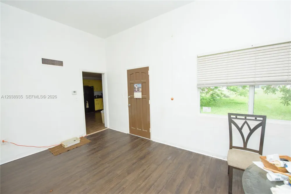 27 NW 18th St Homestead, FL 33030