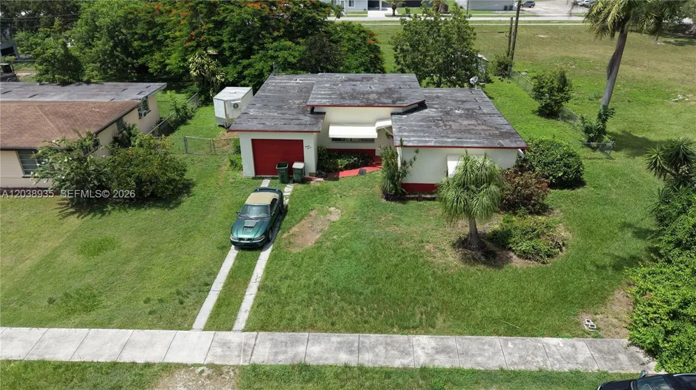 27 NW 18th St Homestead, FL 33030