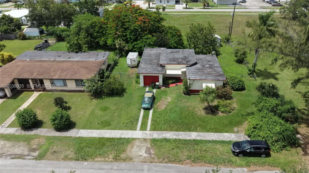 27 NW 18th St Homestead, FL 33030