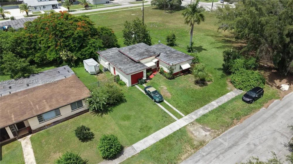 27 NW 18th St Homestead, FL 33030