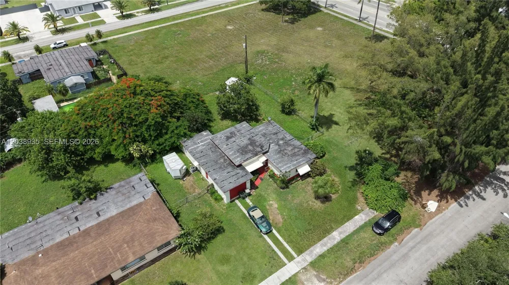 27 NW 18th St Homestead, FL 33030
