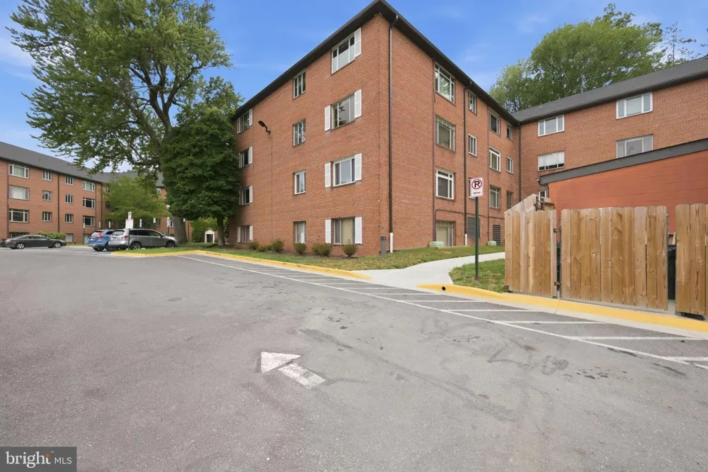 5301 WESTBARD CIRCLE #334 Bethesda, MD 20816