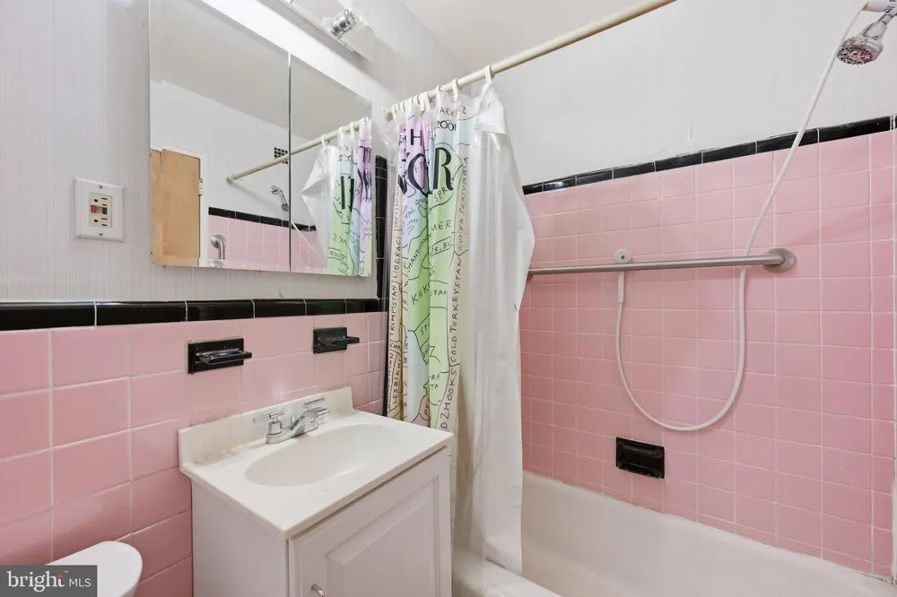 5301 WESTBARD CIRCLE #334 Bethesda, MD 20816