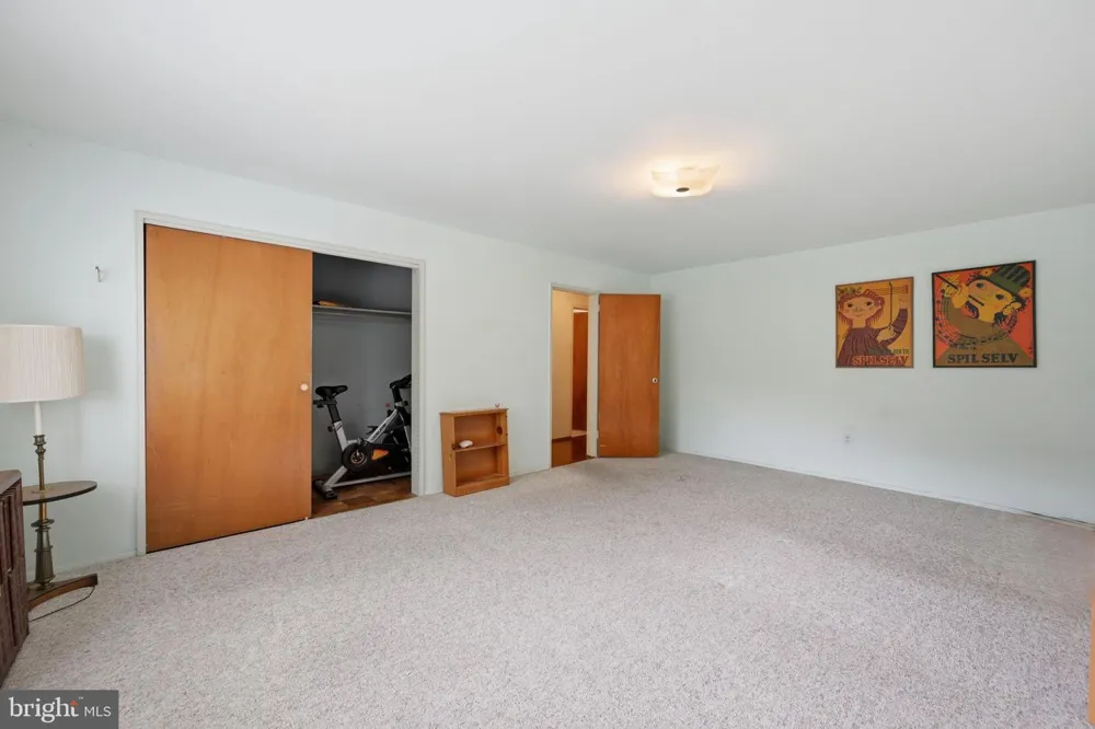 5301 WESTBARD CIRCLE #334 Bethesda, MD 20816