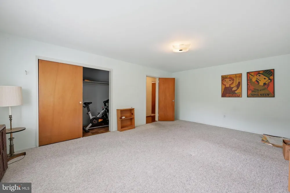 5301 WESTBARD CIRCLE #334 Bethesda, MD 20816