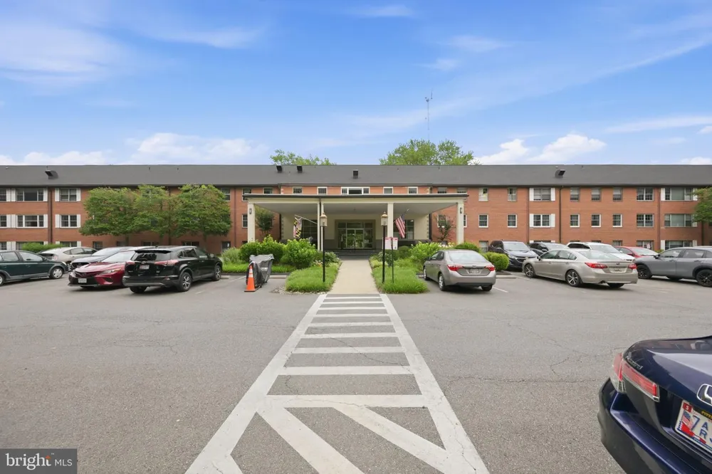 5301 WESTBARD CIRCLE #334 Bethesda, MD 20816