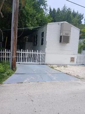 13621 NE 25th Ave #- North Miami, FL 33181