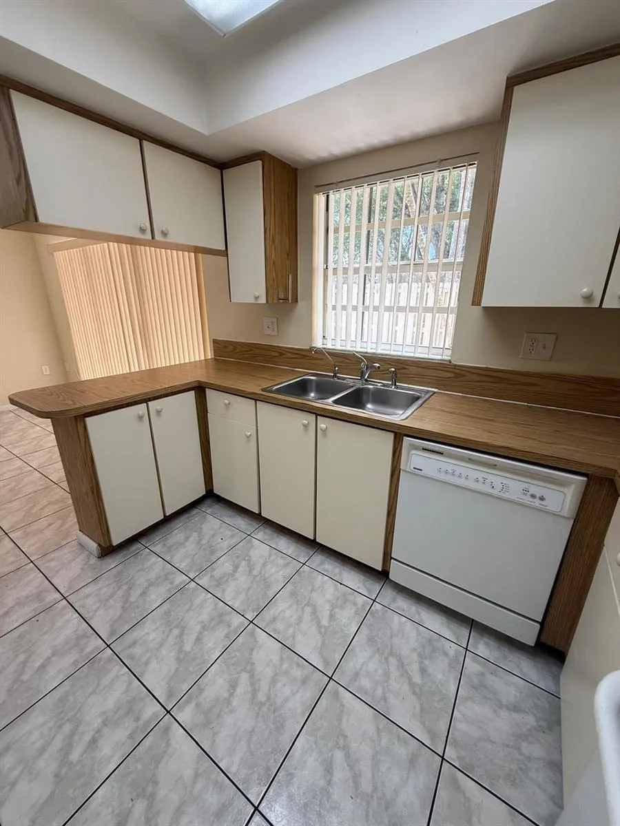 5232 SW 122ND TERRACE #5232 Cooper City, FL 33330