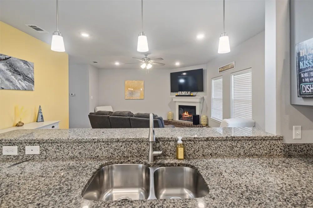 591 E Eubank Street Mabank, TX 75147