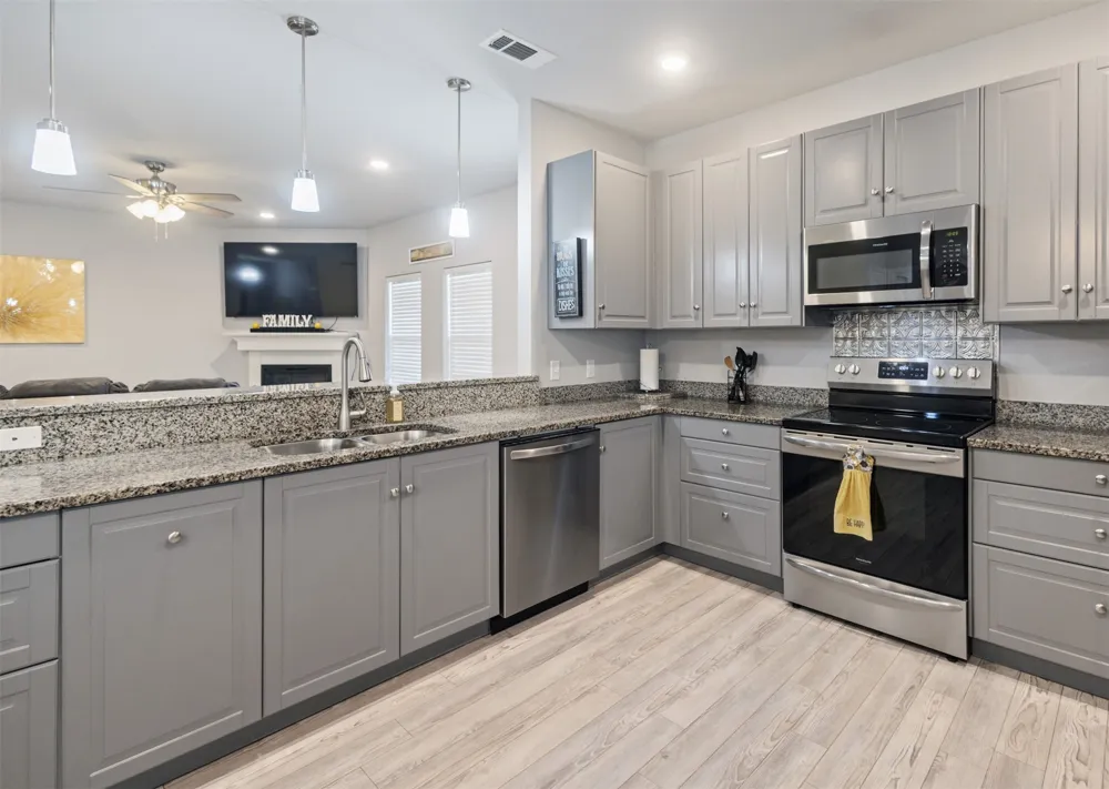 591 E Eubank Street Mabank, TX 75147