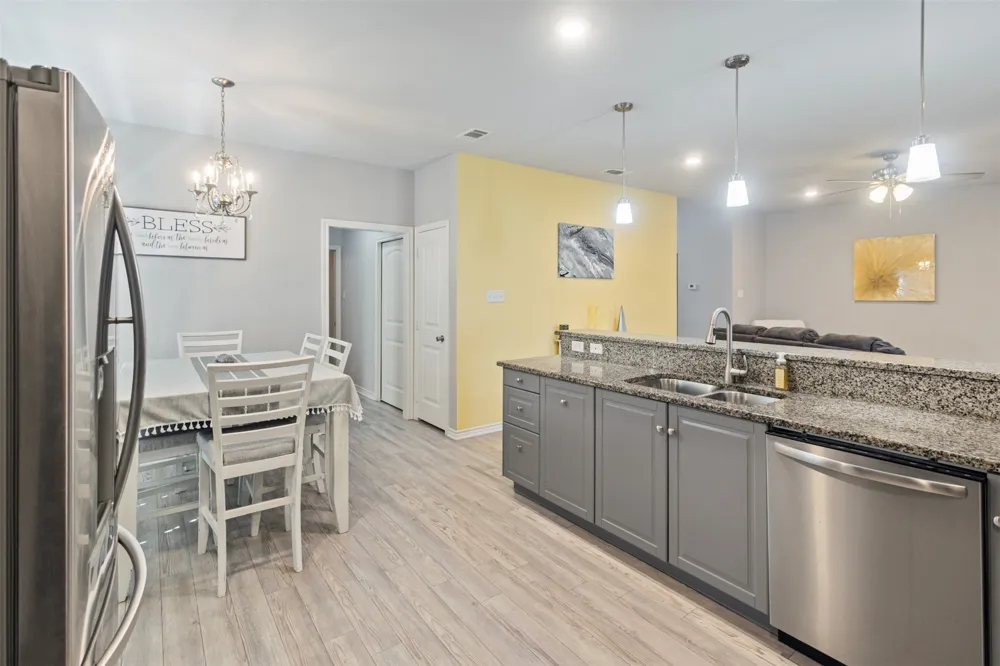 591 E Eubank Street Mabank, TX 75147