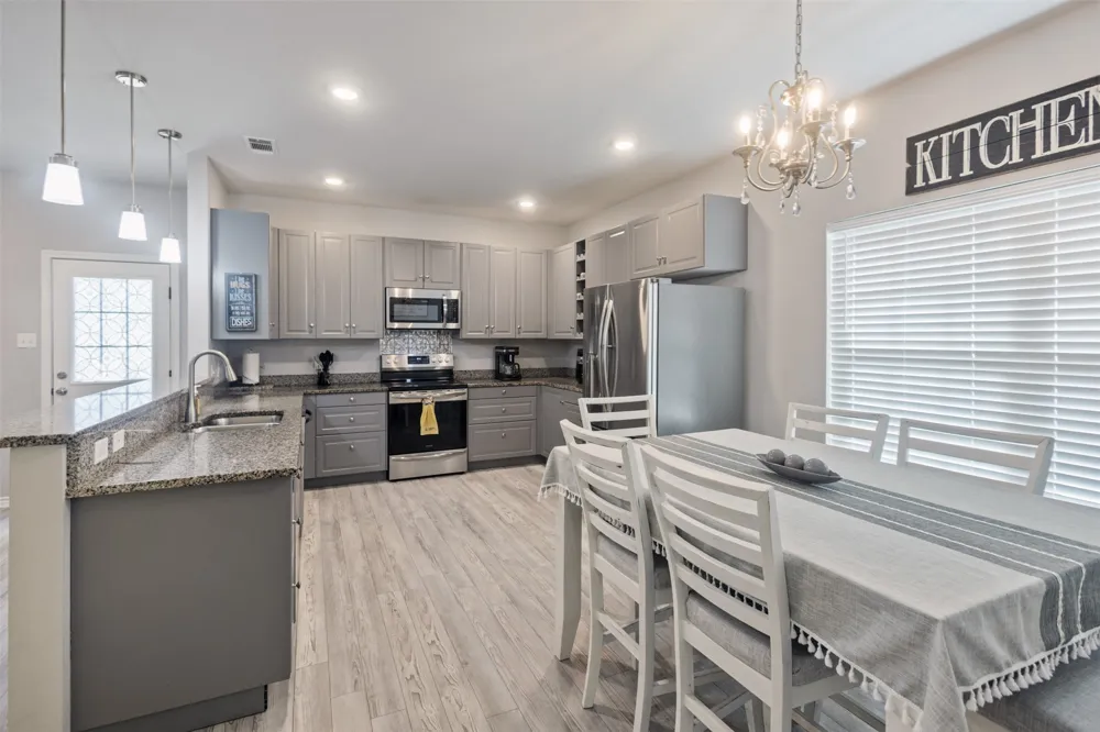591 E Eubank Street Mabank, TX 75147