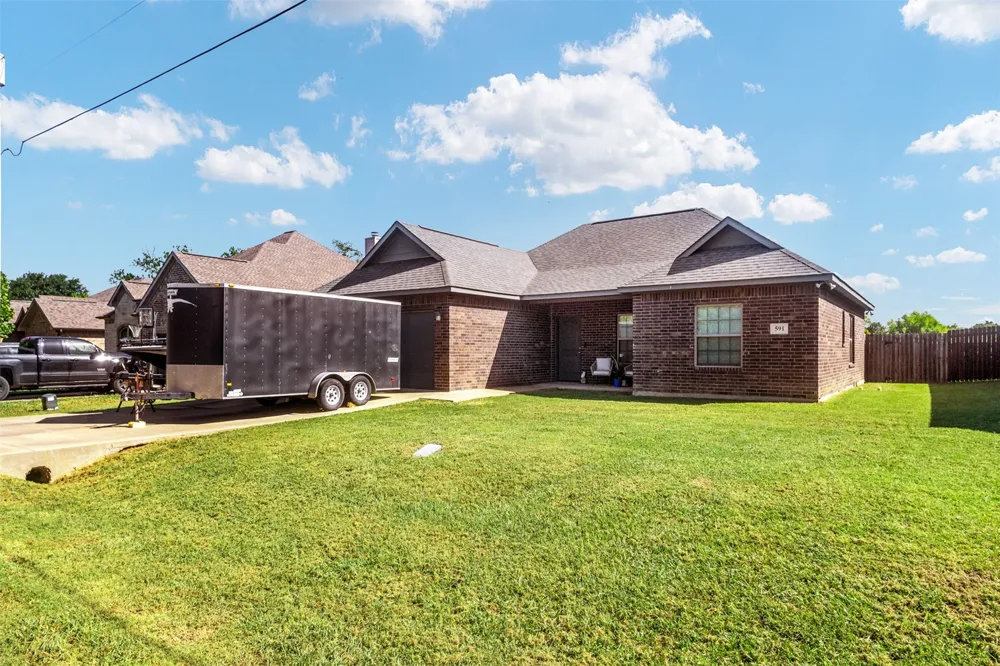 591 E Eubank Street Mabank, TX 75147