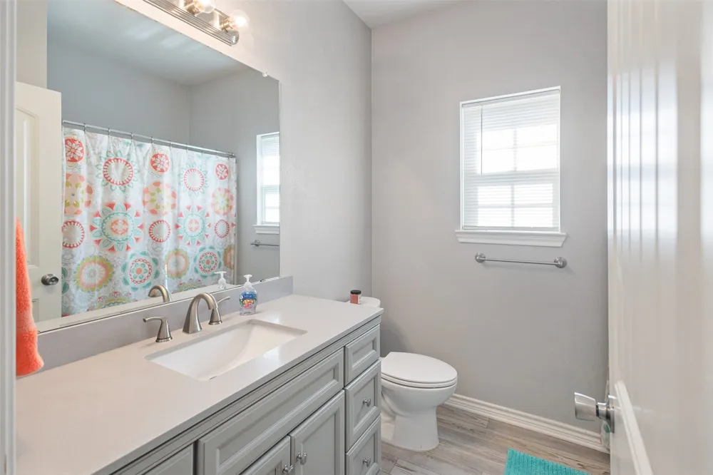 591 E Eubank Street Mabank, TX 75147