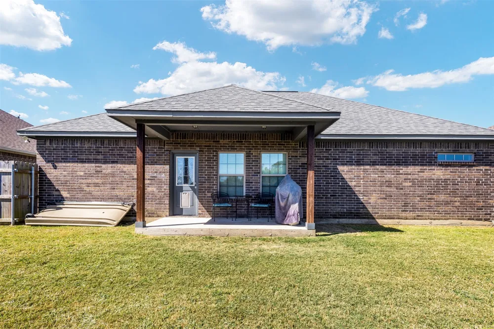 591 E Eubank Street Mabank, TX 75147