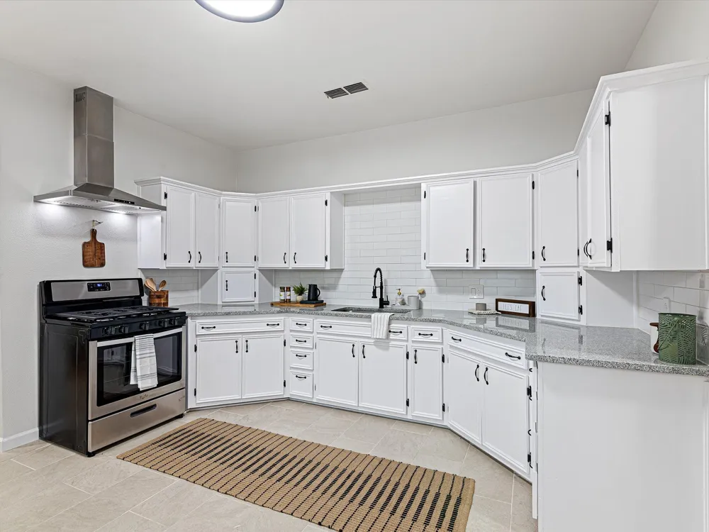 611 Cherry Street Bowie, TX 76230