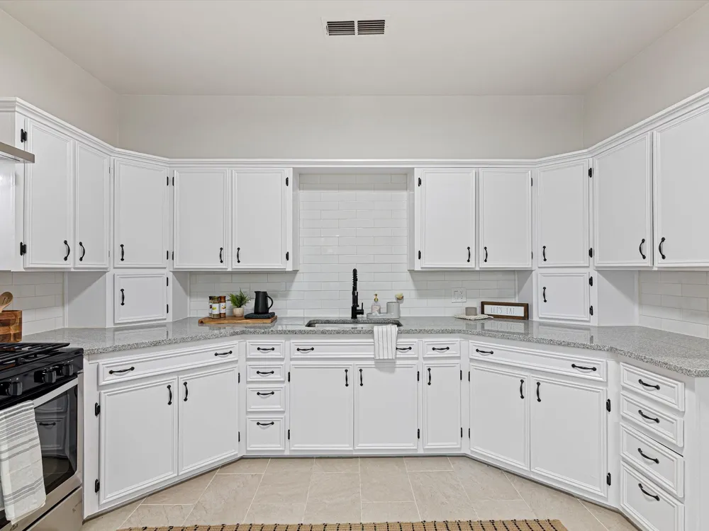 611 Cherry Street Bowie, TX 76230