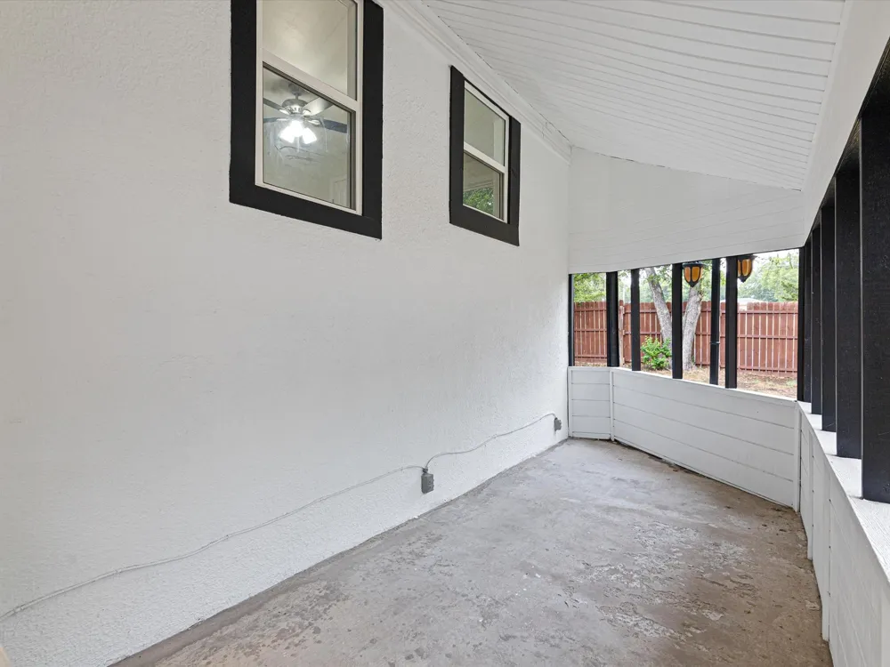 611 Cherry Street Bowie, TX 76230