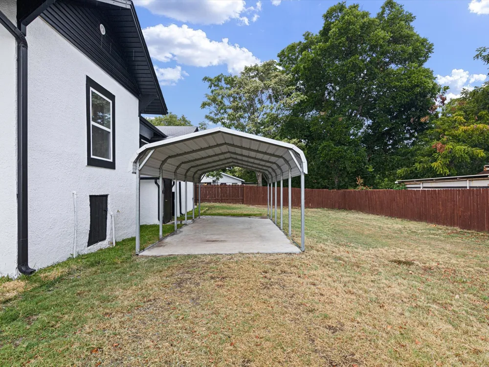 611 Cherry Street Bowie, TX 76230